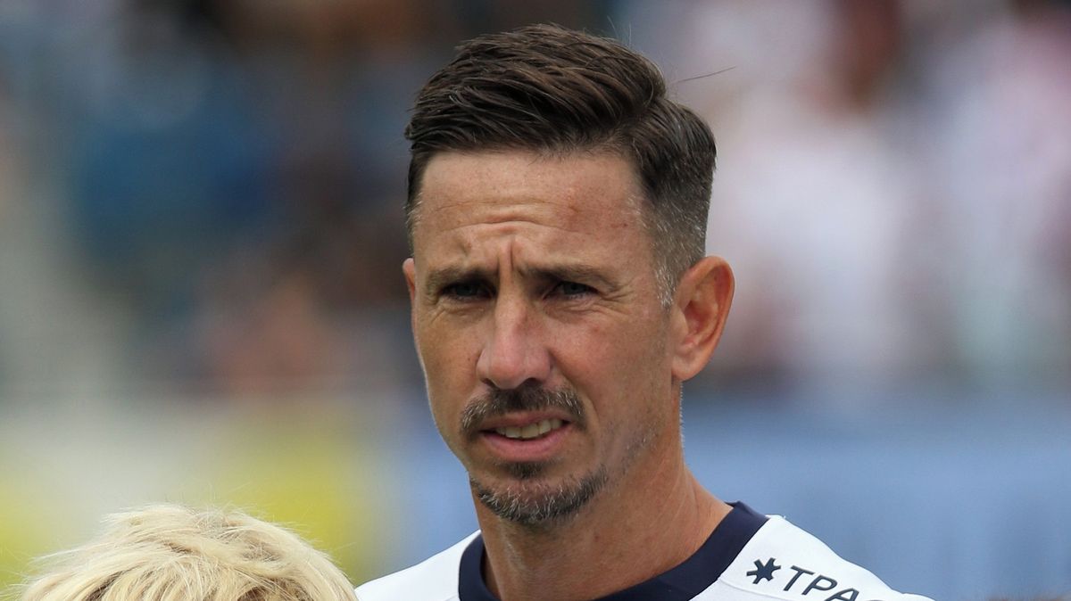 Neblbni, vždyť jsi starej. I tak chce Petržela nahánět fotbalové mladíky